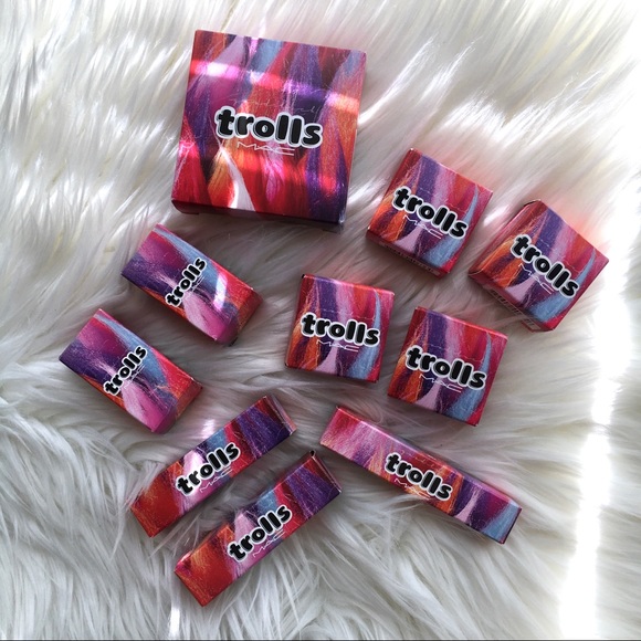 Mac Cosmetics Trolls limited release collection - Picture 1 of 7